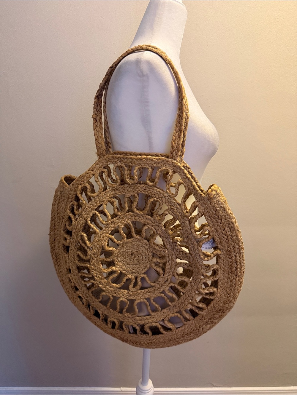 Woven Round Straw Tote Bag in Natural